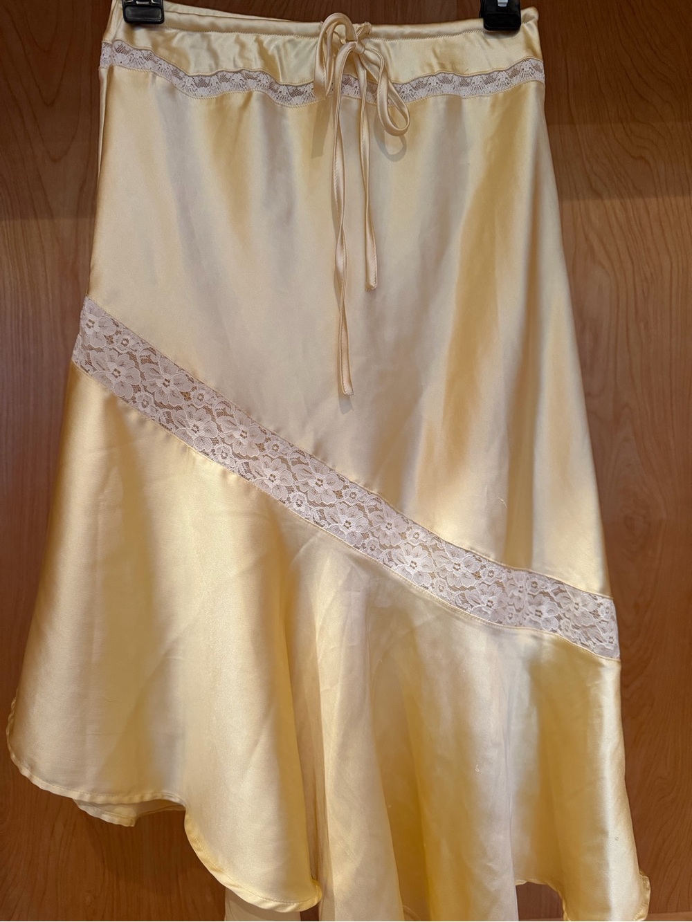 Damson Madder Satin Lace-Trim Asymmetrical Skirt in Pale Yellow - Picture 3 of 4